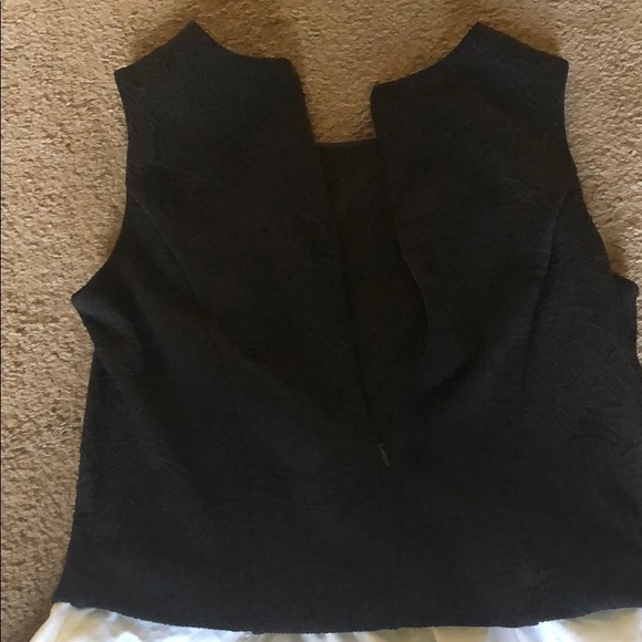 Great black and white top! - Picture 3 of 3